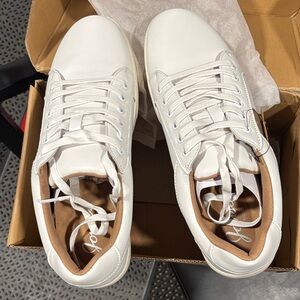 VALYRAIN Men's White Sneakers
